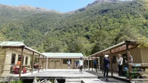 ミルフォードトラック山小屋泊個人ウォーク