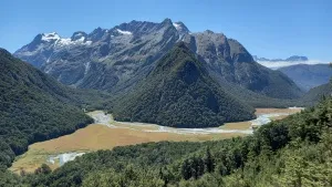 ルートバーントラック体験日帰りウォーク